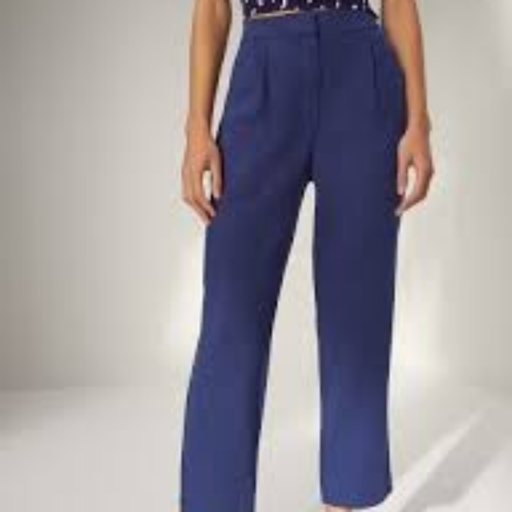 Aritzia Wilfred Sparks pants in black size 4 EUC